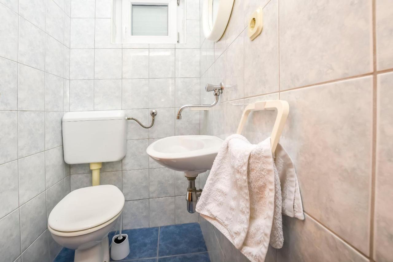 Apartment Mira Primosten Room photo