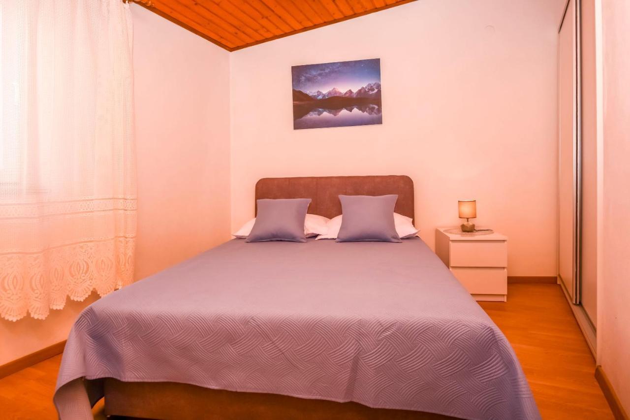 Apartment Mira Primosten Room photo