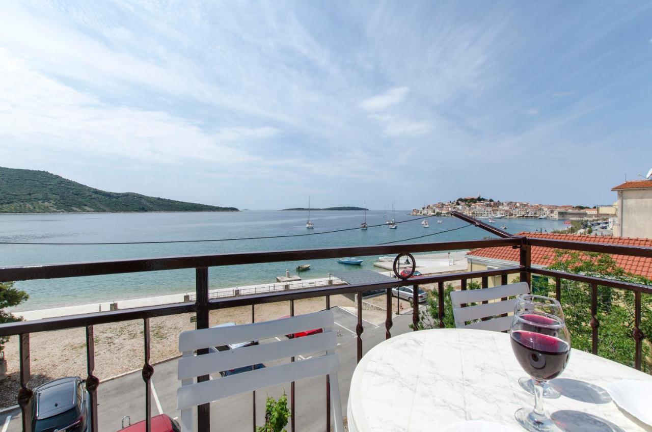 Apartment Mira Primosten Exterior photo